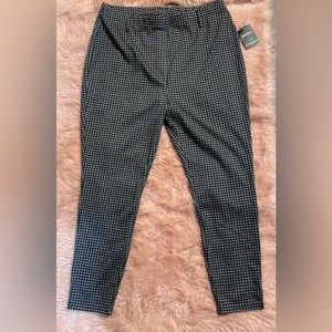 Plus Size Checkered Print Leggings